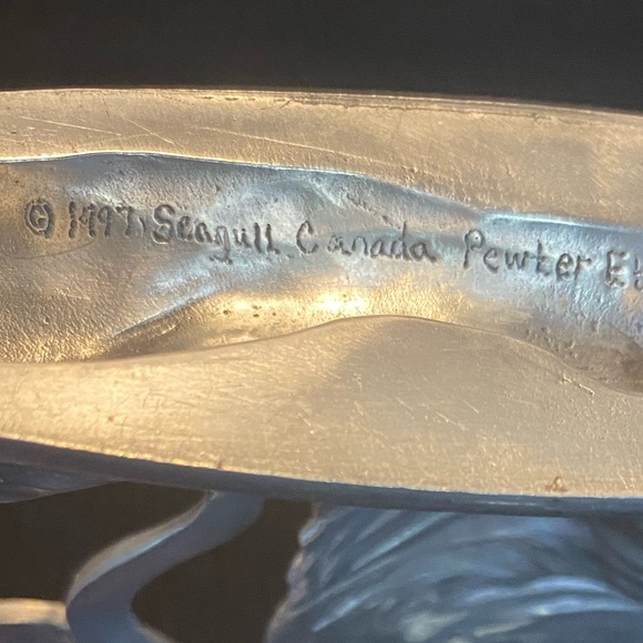 Seagull Canada Pewter Angel with Dove. 1997. So beautiful! #S020 - Picture 5 of 5